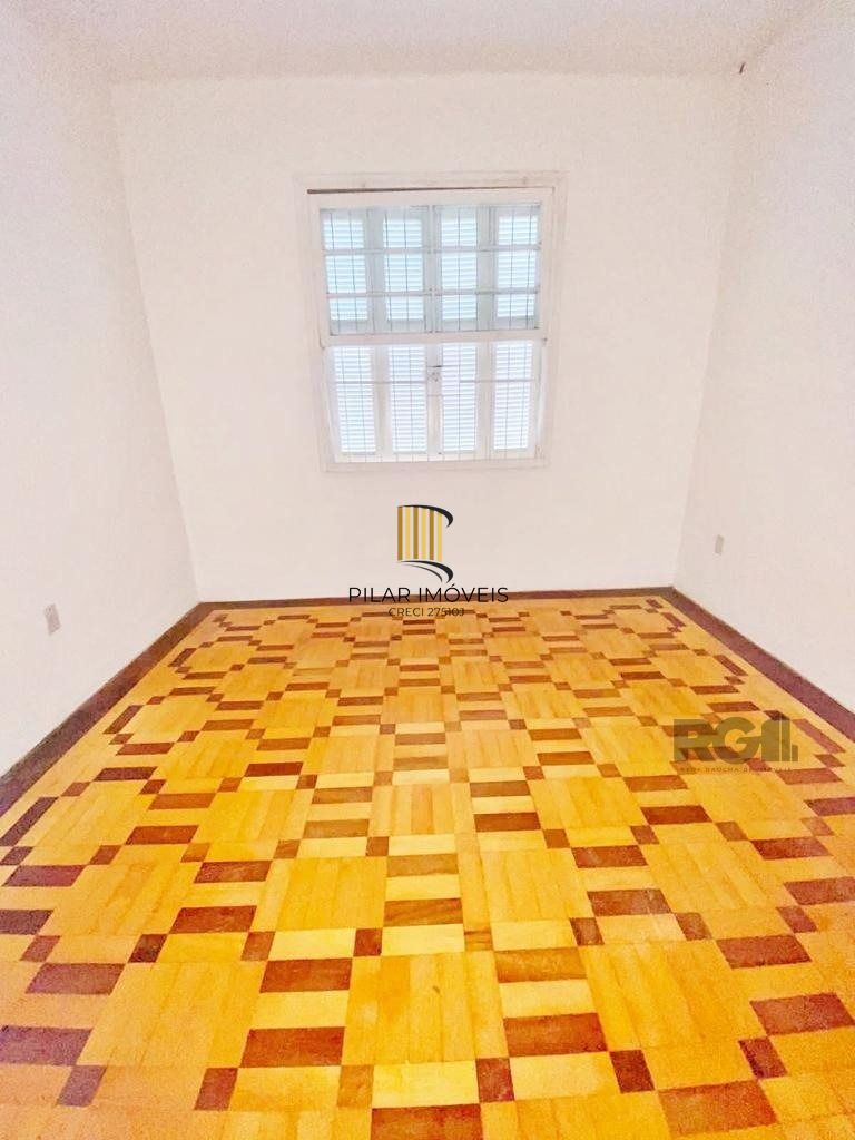 Casa 6 dormitórios no bairro Teresópolis