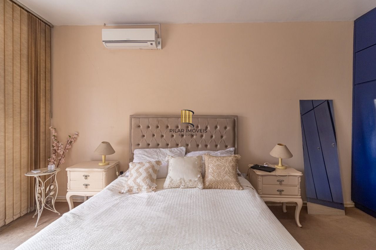 Cobertura à venda com 4 quartos 180 m²  rua Ramiro Barcelos no Bom Fim Porto Alegre