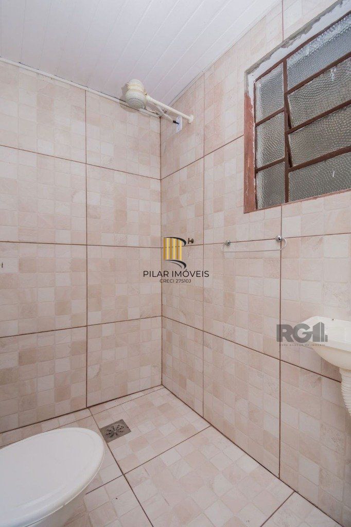 Casa de 159m² - 2 dormitórios, 3 vagas no bairro Rubem Berta