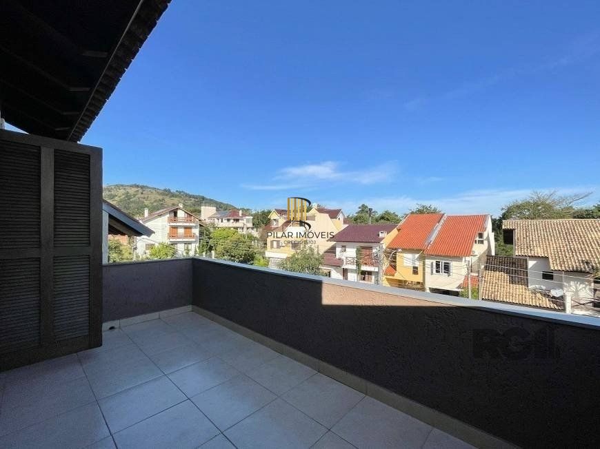 Excelente casa de 121m² com 3 dormitórios e 2 vagas.