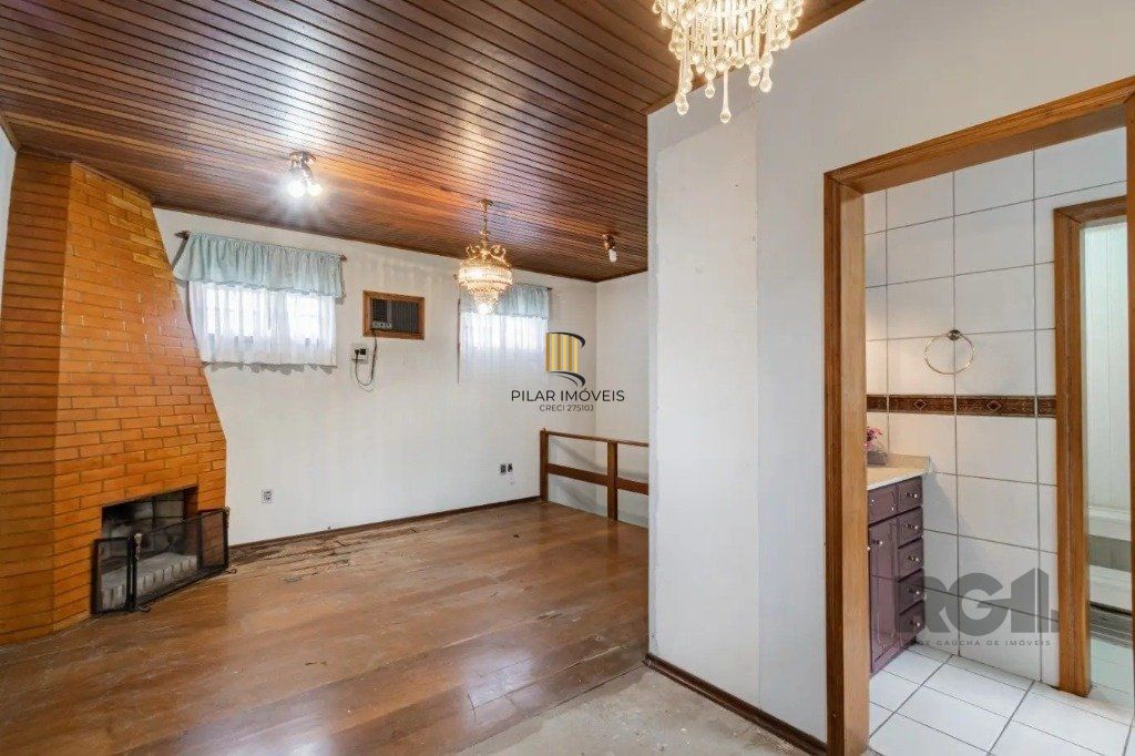 Casa com 3 dormitórios no bairro Passo das Pedras