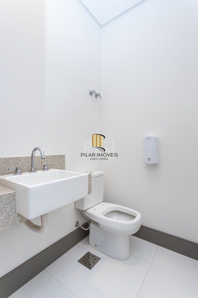 Casa Condominio para Venda - 450m², 3 dormitórios, sendo 3 suites, 3 vagas - Pedra Redonda