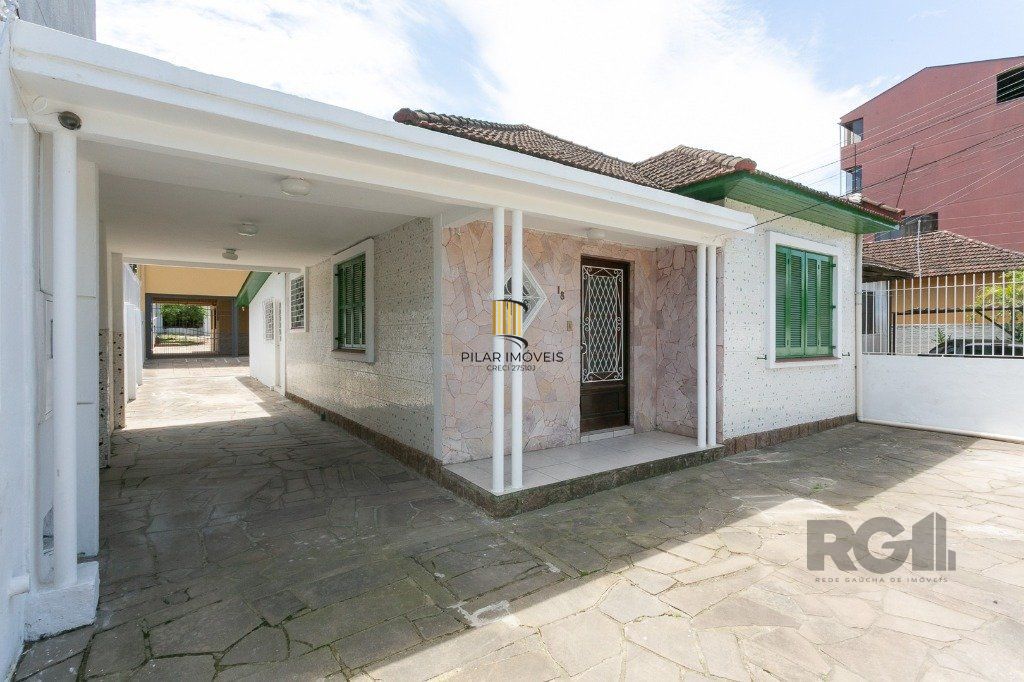 Casa com 5 dormitórios no bairro Jardim Carvalho