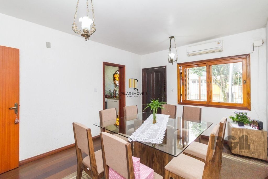 Casa 4 dormitórios no bairro  Aberta dos Morros
