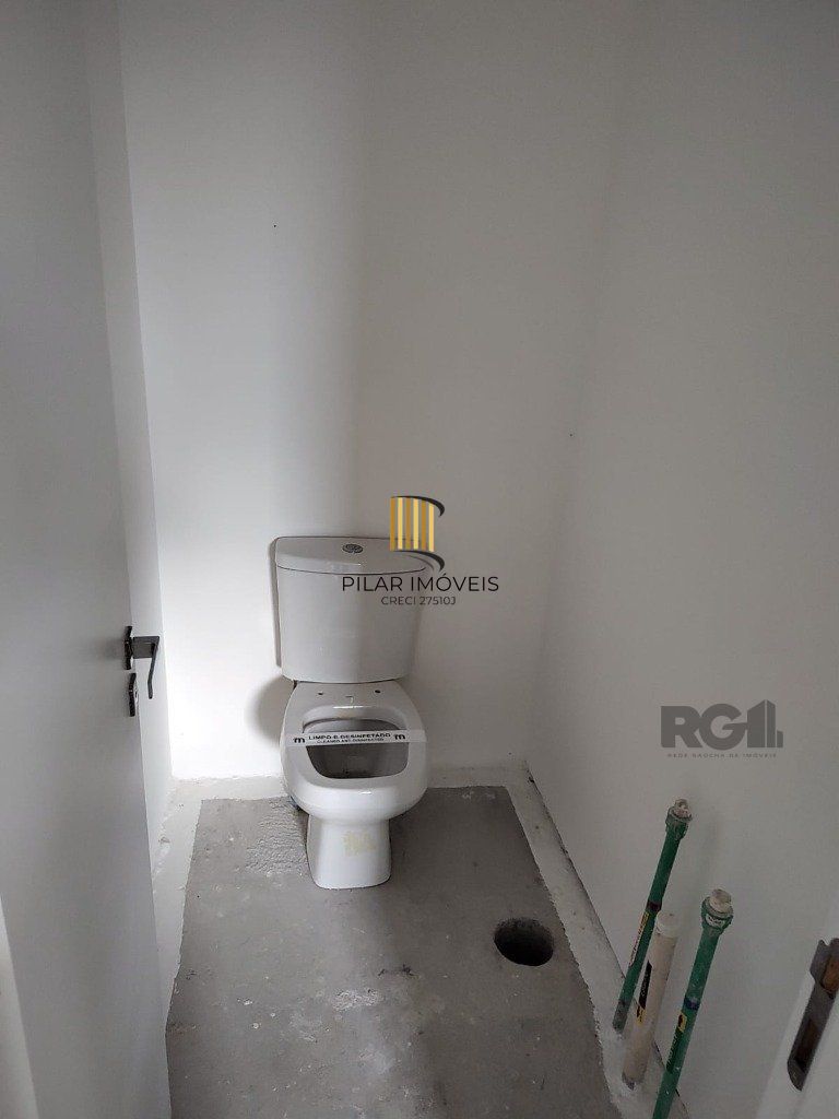 Apartamento 1 dor, 1 vaga coberta, localizado junto ao Bourbon Shopping Teresópolis.