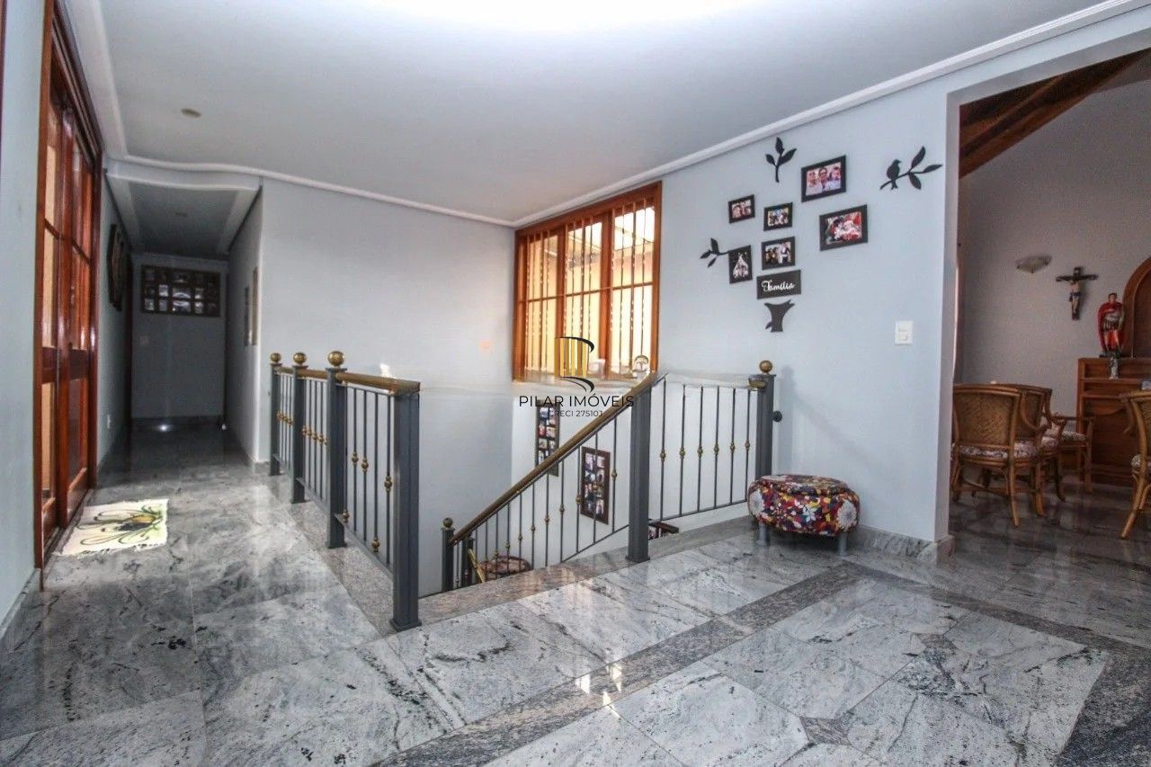 Casa 612m² - 3 suíte, 8 vagas no bairro Medianeira
