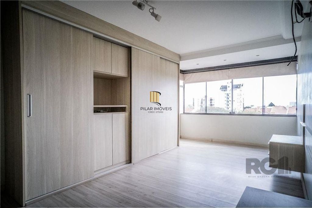 Excelente cobertura de 255m² com 3 dormitórios e 2 vagas.