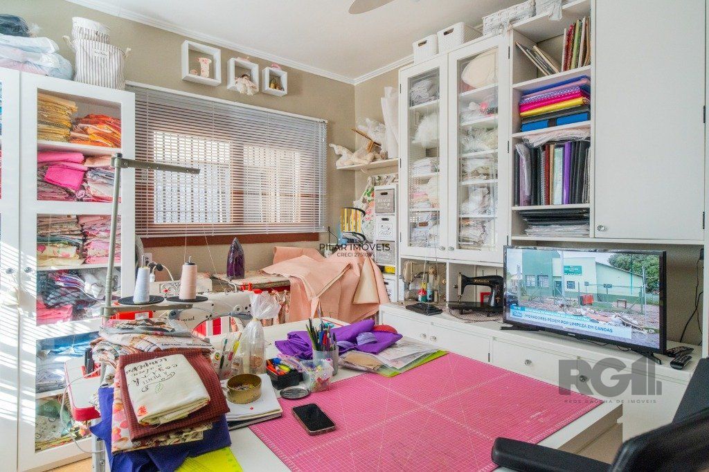 Casa 3 dormitórios no bairro Medianeira