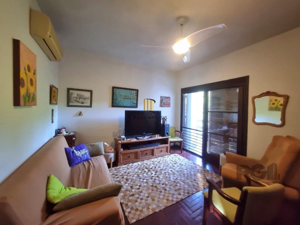 Casa 5 dormitórios no bairro Cavalhada