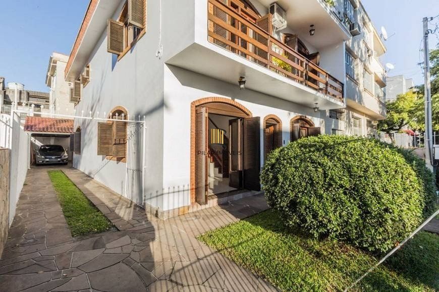 Casa de 266m² - 5 dormitórios, 5 vagas no bairro São João