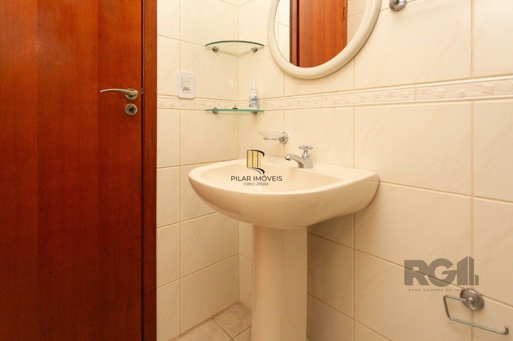 Casa com 5 dormitórios no bairro Jardim Carvalho