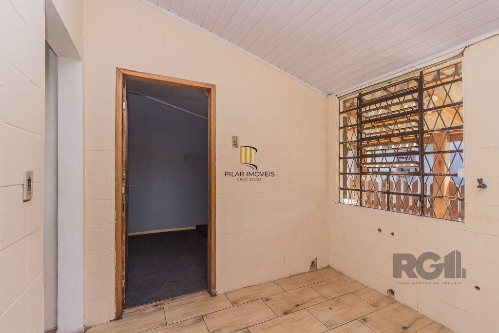 Casa de 5 dormitórios no bairro Sarandi