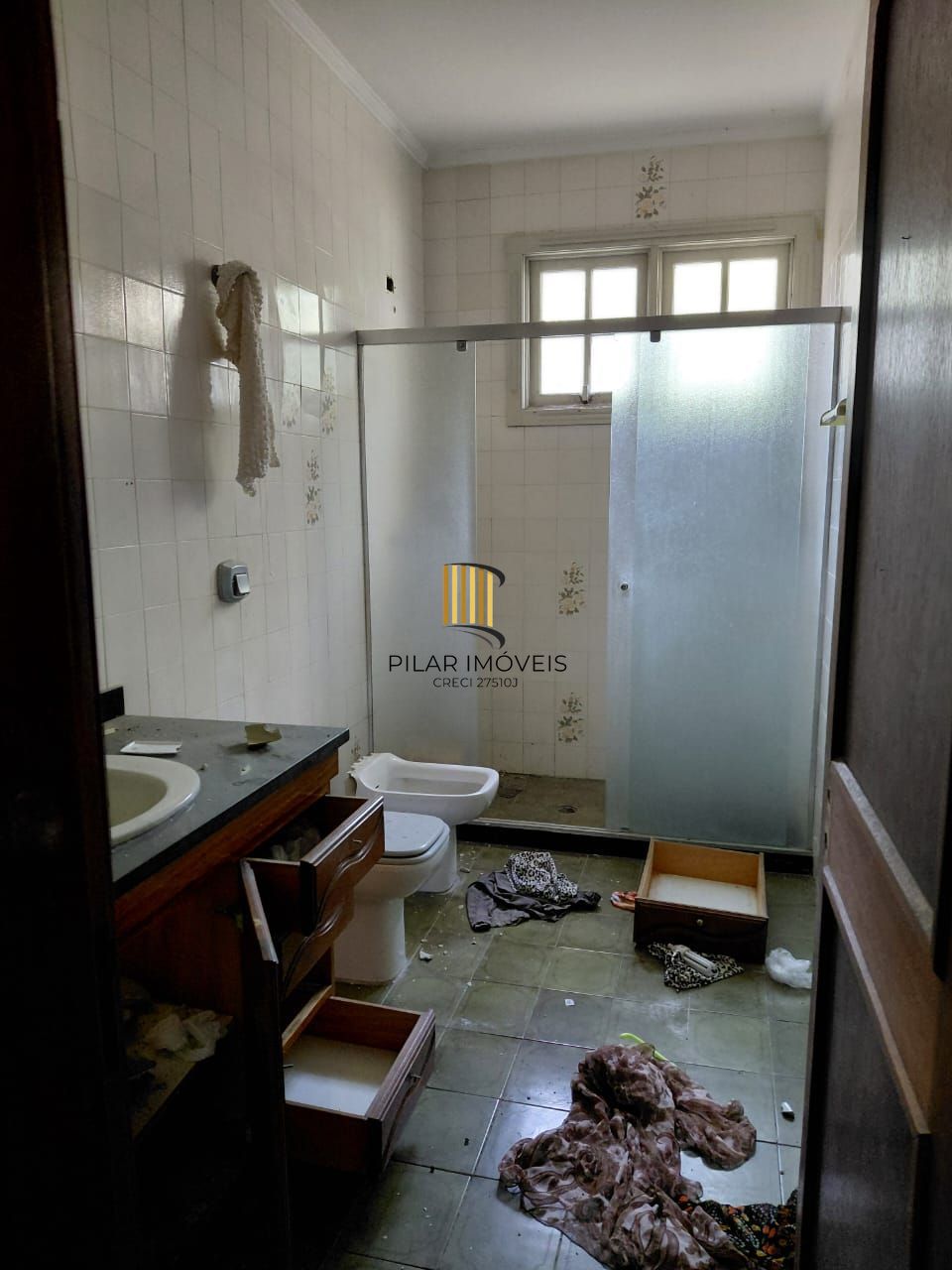 Ampla casa com pátio Bairro Teresópolis