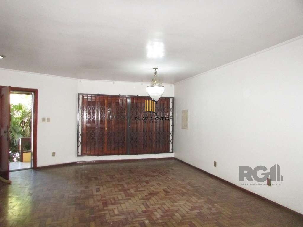 Casa de 250m², bairro Josefa Barreto