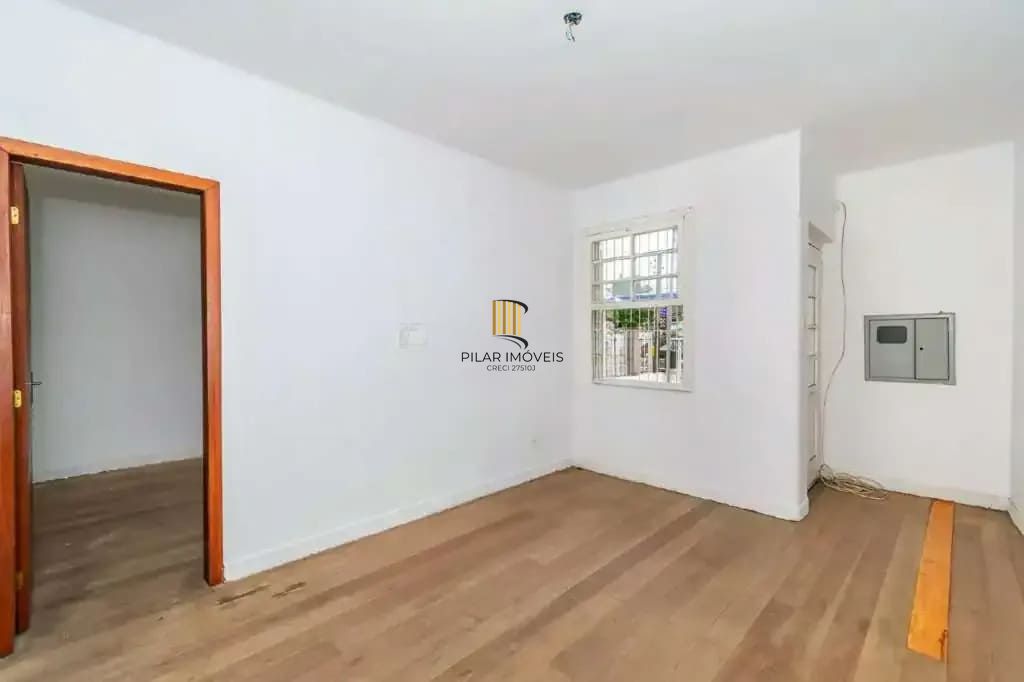 Casa com 2 quartos à venda na Medianeira, Porto Alegre. - Pilar Imóveis