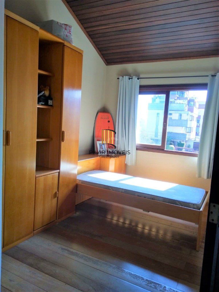 Casa para Venda - 219m², 3 dormitórios, sendo 1 suites, 4 vagas - Menino Deus