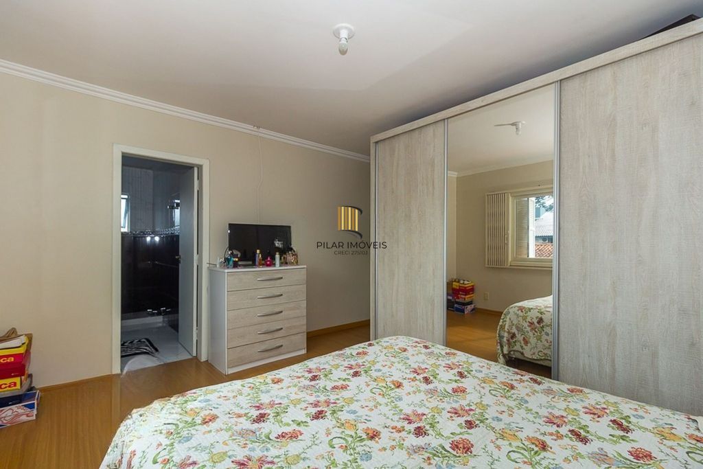 Casa de 4 dormitórios à venda no Bairro Ipanema - Porto Alegre