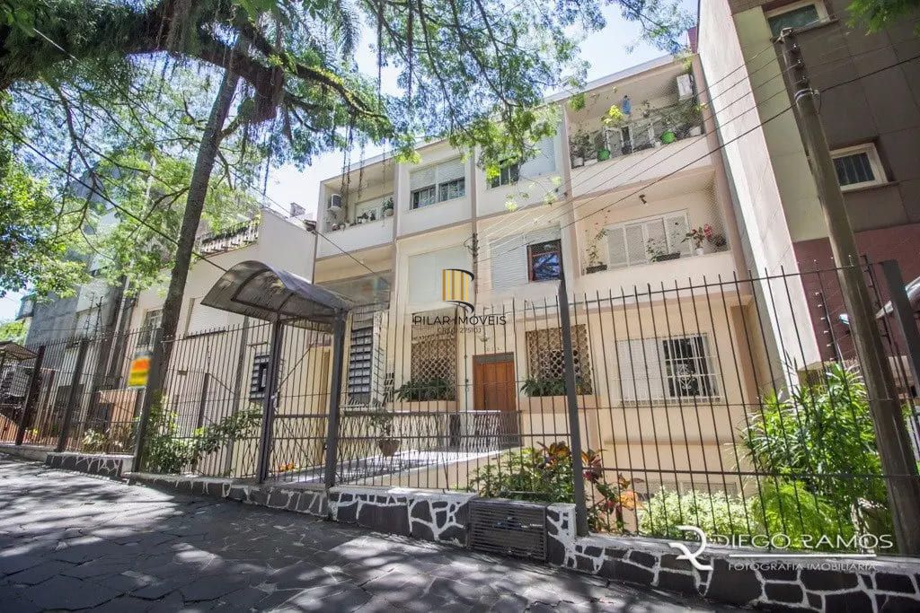 Apartamento com 3 dormitórios e 99m² à venda em Petrópolis.