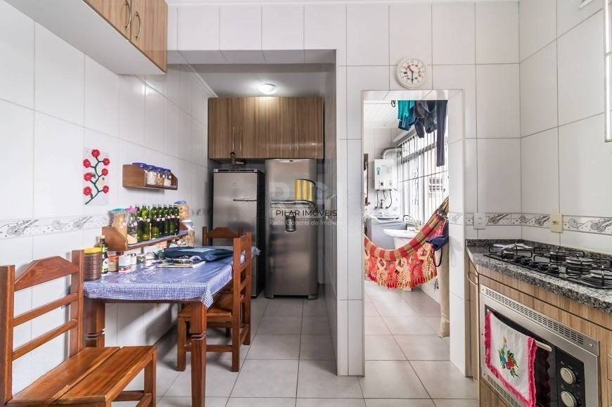 Apartamento 100m² no bairro Farroupilha - semi mobiliado, 3 dormitórios, 1 suíte e 1 vaga