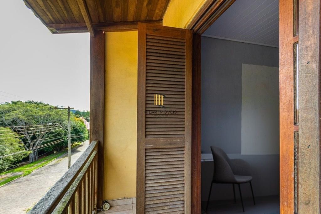 Casa de 3 dormitórios no Bairro Lomba do Pinheiro - Porto Alegre