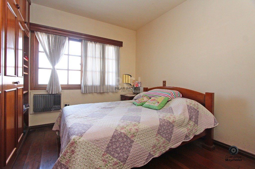 Casa para Venda - 180m², 3 dormitórios, sendo 1 suites, 3 vagas - Parque dos Maias