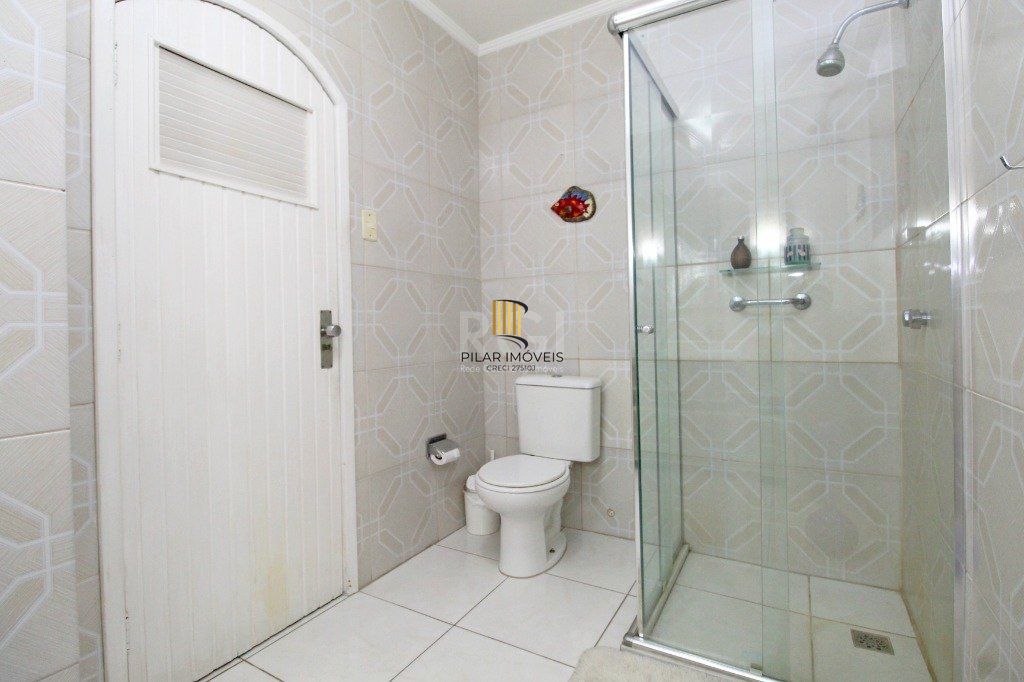 Casa 7 dormitórios no bairro Glória