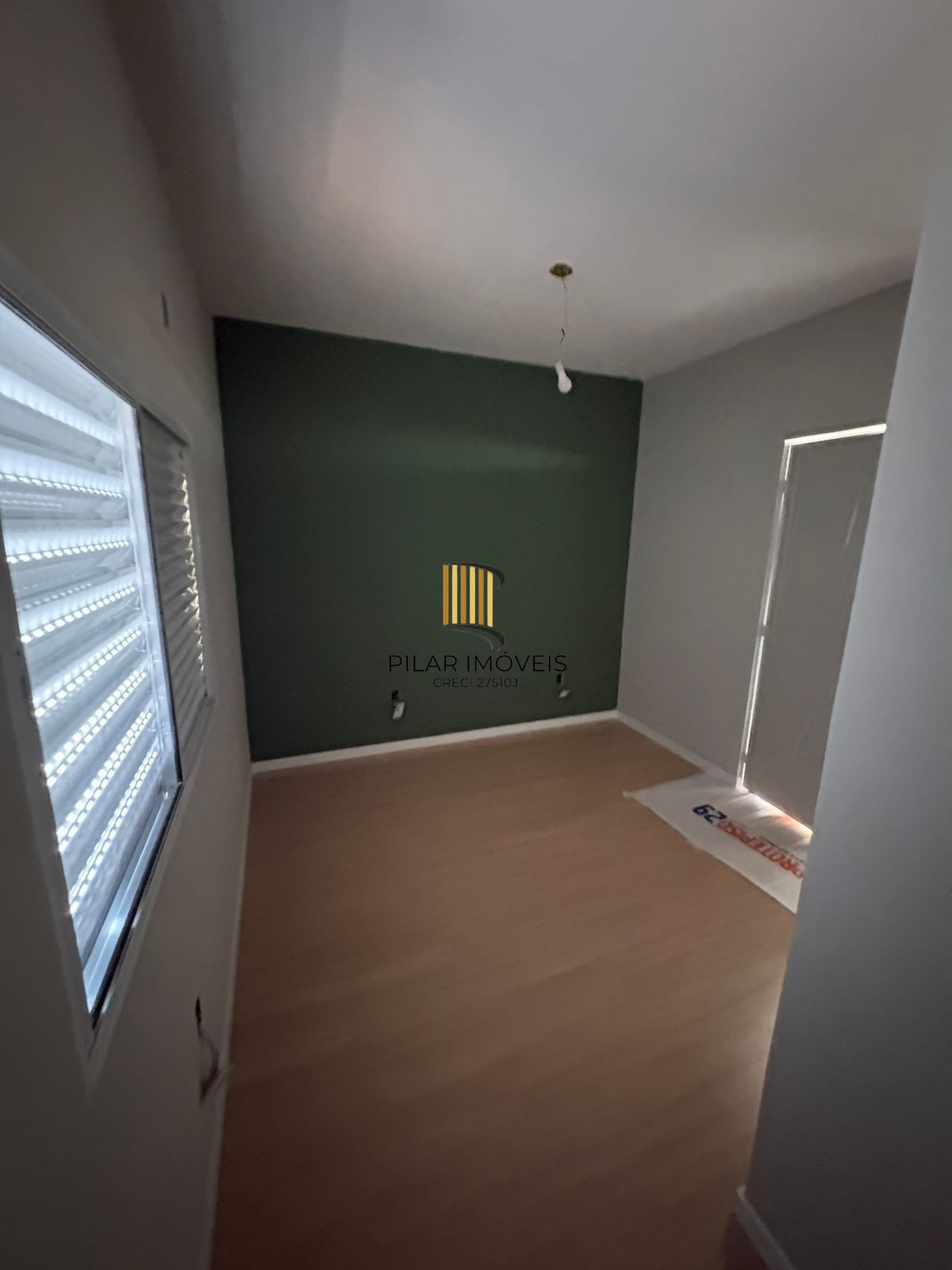 Casa de 2 dormitórios no bairro Lomba Do Pinheiro - Porto Alegre