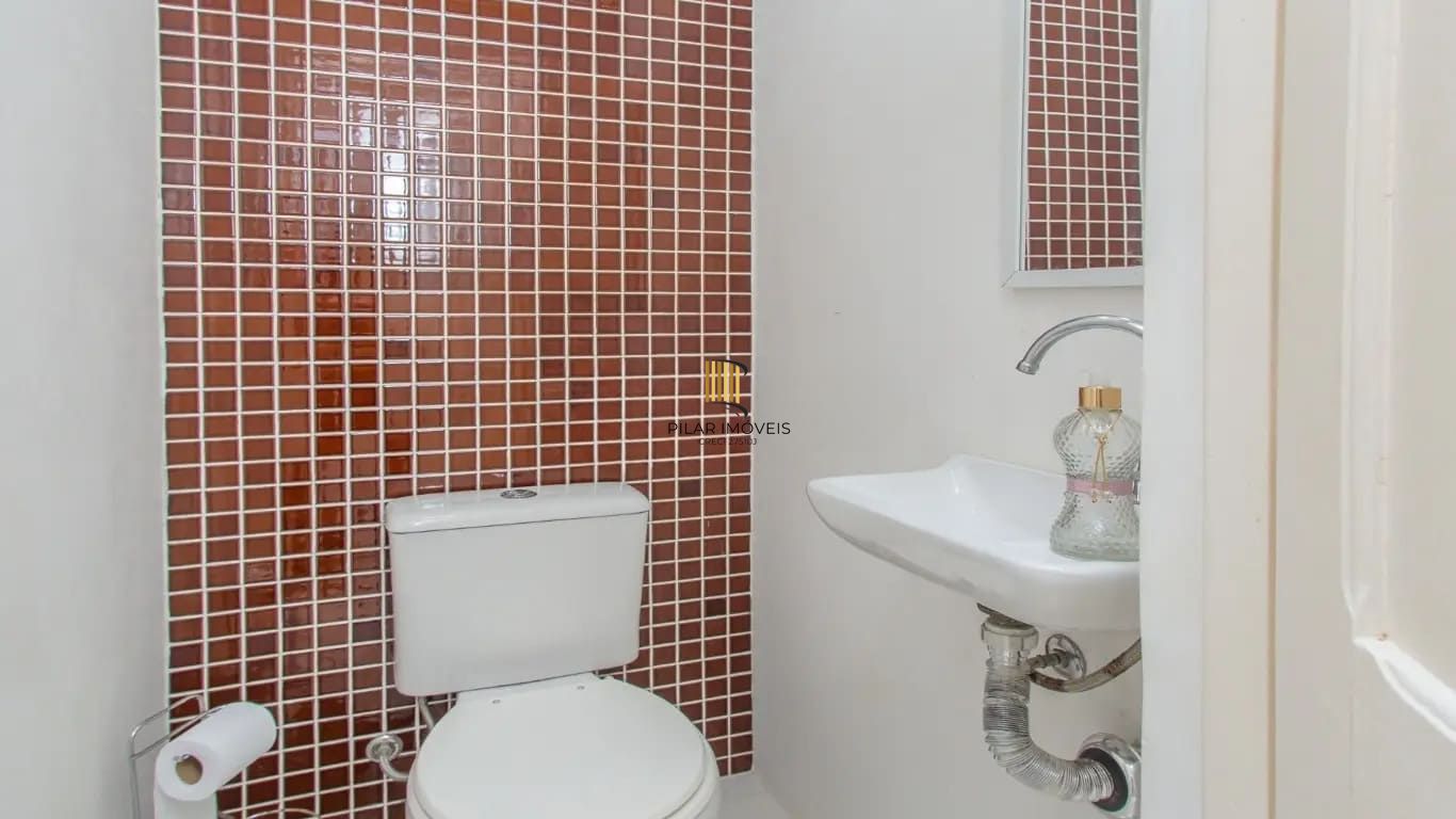 Apartamento com 3 dormitórios e 99m² à venda em Petrópolis.