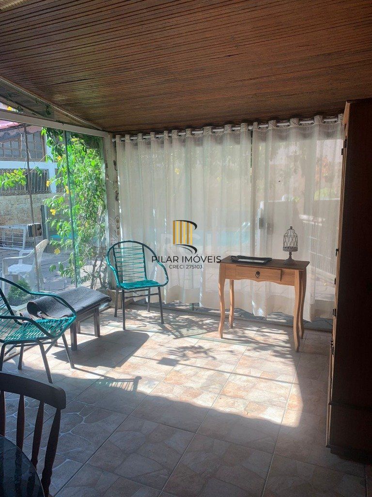 Casa 4 Dormitório(s) Bairro Nonoai