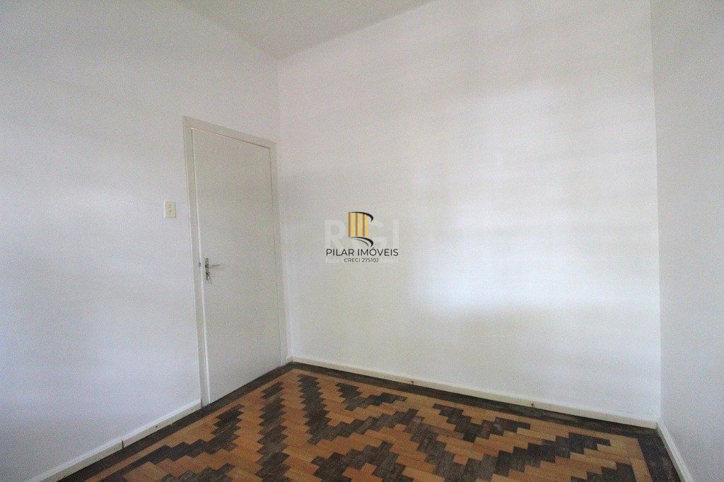 Casa 6 dormitórios no bairro Teresópolis