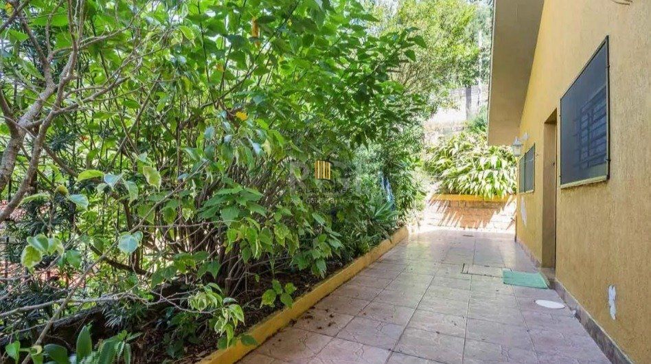 Casa para Venda - 294.4m², 4 dormitórios, sendo 2 suites, 2 vagas - Nonoai