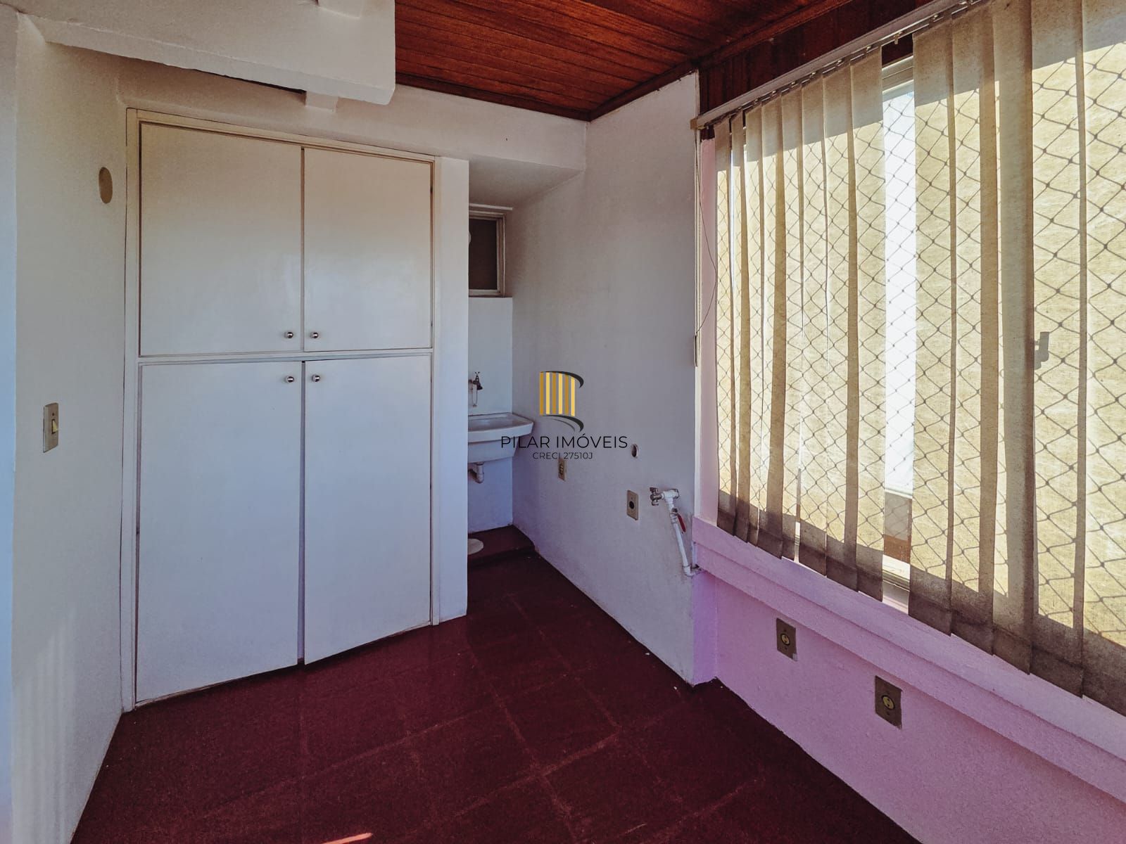 COBERTURA NO MENINO DEUS - 2 DORM, 2 BANH, 2 VAGAS COBERTAS - VISTA PANORÂMICA