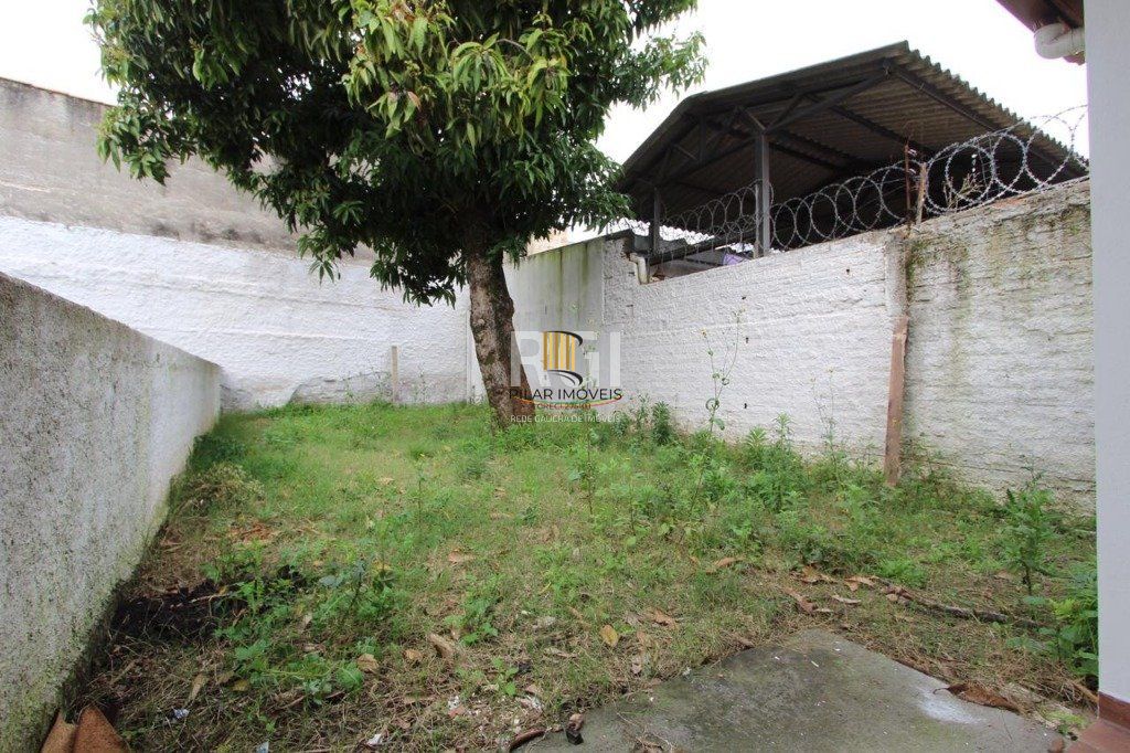 CASA BEM LOCALIZADA NA CAVALHADA EM FRENTE AO CECOPAM