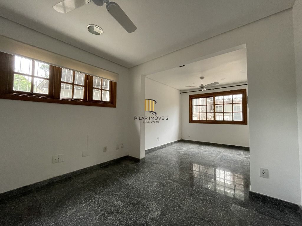 Casa 6 dormitórios no bairro Partenon