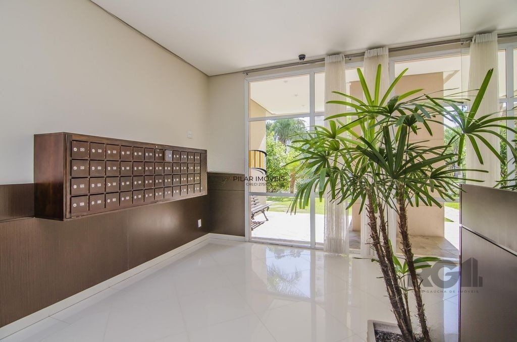 Apartamento 95m² - semi mobiliado, 3 dormitórios, 1 suíte e 2 vagas no bairro Passo da Areia