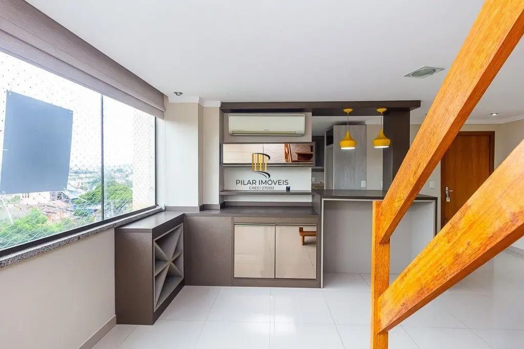 Cobertura à Venda com 2 Dormitórios no Bairro Cristal – Porto Alegre