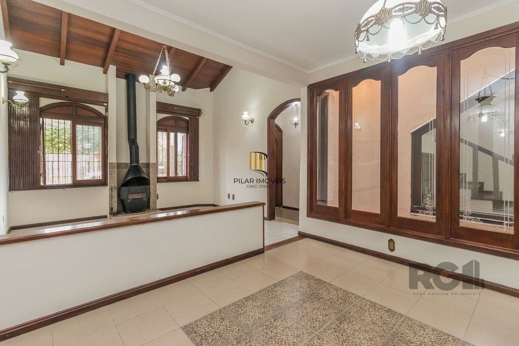 Casa com 287m², 5 dormitórios, piscina, 4 vagas no bairro Jardim Itu