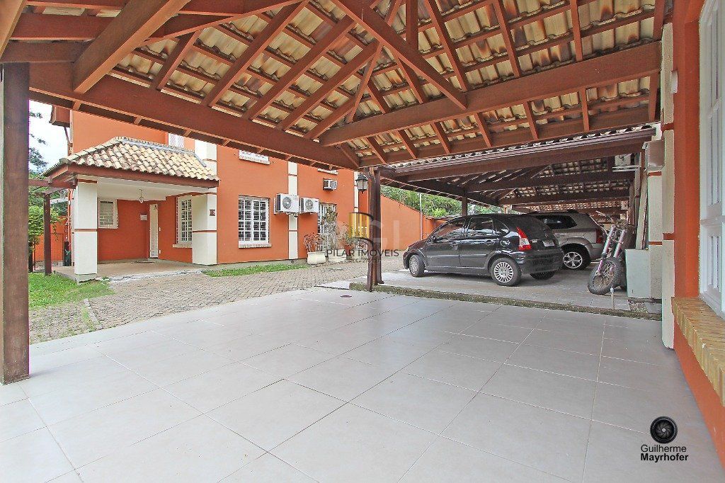 Casa de Condomínio 4 dormitórios no bairro Medianeira