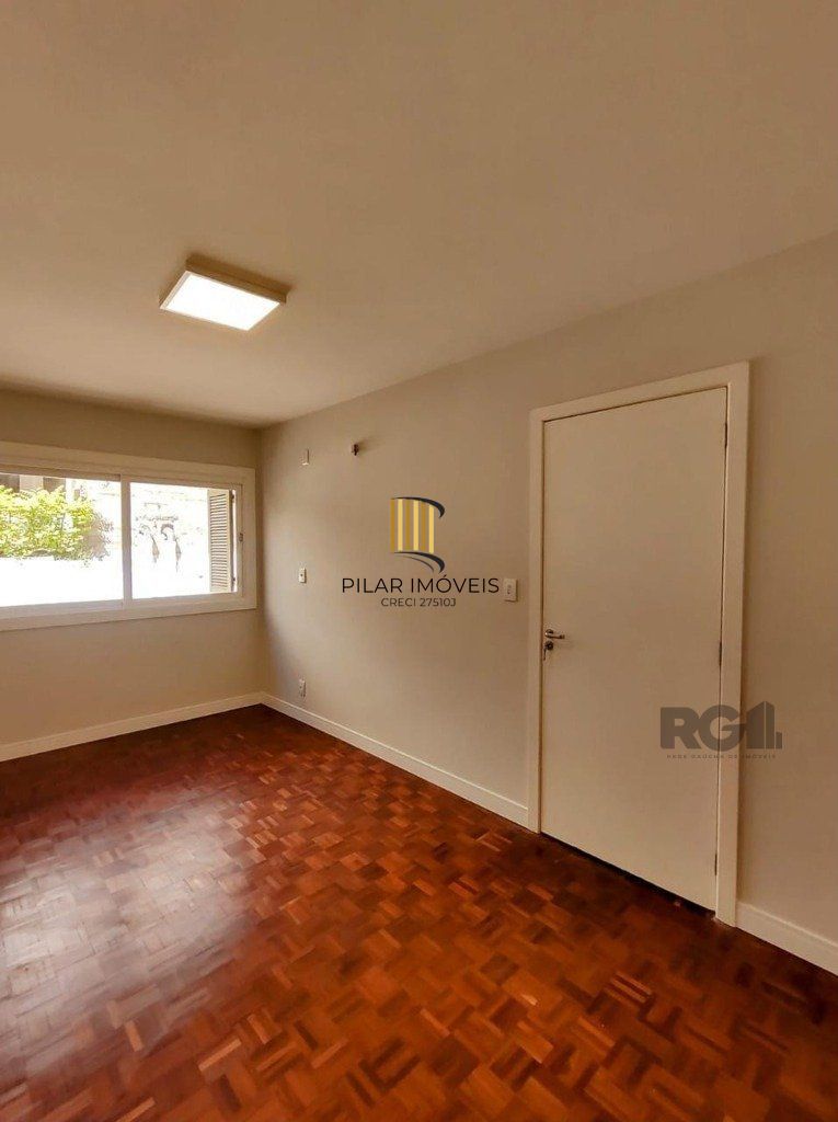 Apartamento semi mobiliado, 67m², 2 dormitórios, 1 vaga no bairro Petrópolis