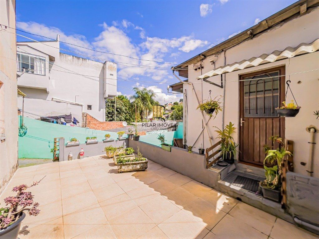 Casa para Venda - 272.24m², 3 dormitórios, sendo 1 suites, 4 vagas - Vila Jardim