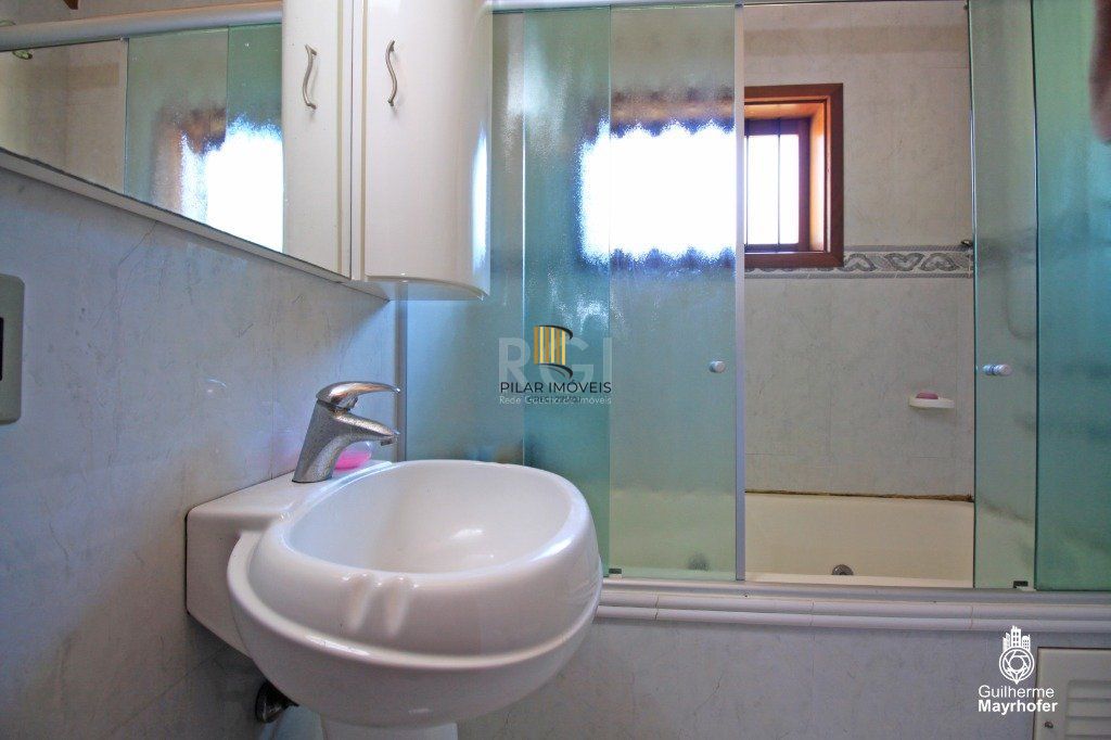 Casa para Venda - 240m², 4 dormitórios, sendo 3 suites, 6 vagas - Jardim Sabará