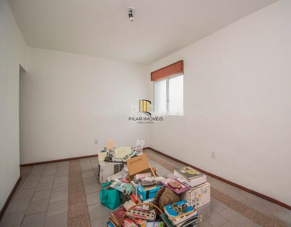 Casa para Venda - 440m², 3 dormitórios, sendo 2 suites, 2 vagas - Cidade Baixa