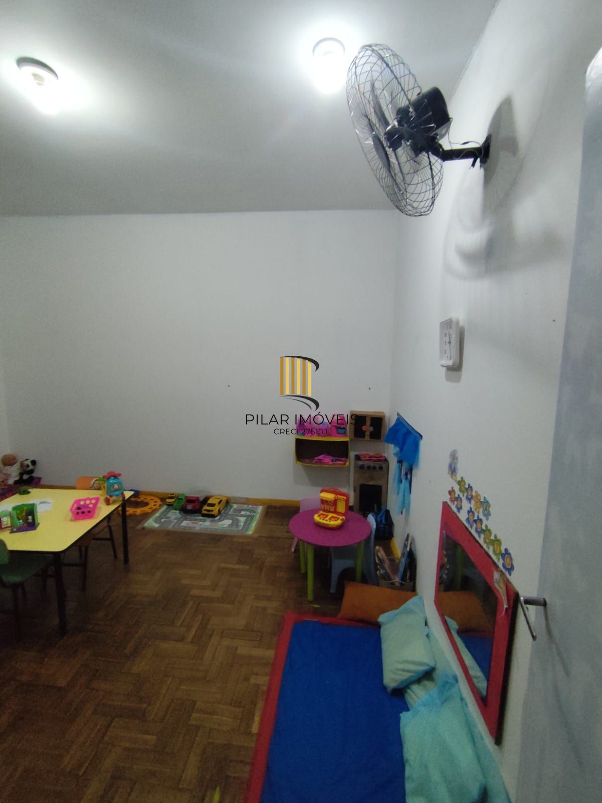 Casa de esquina 03 dormitórios Teresópolis