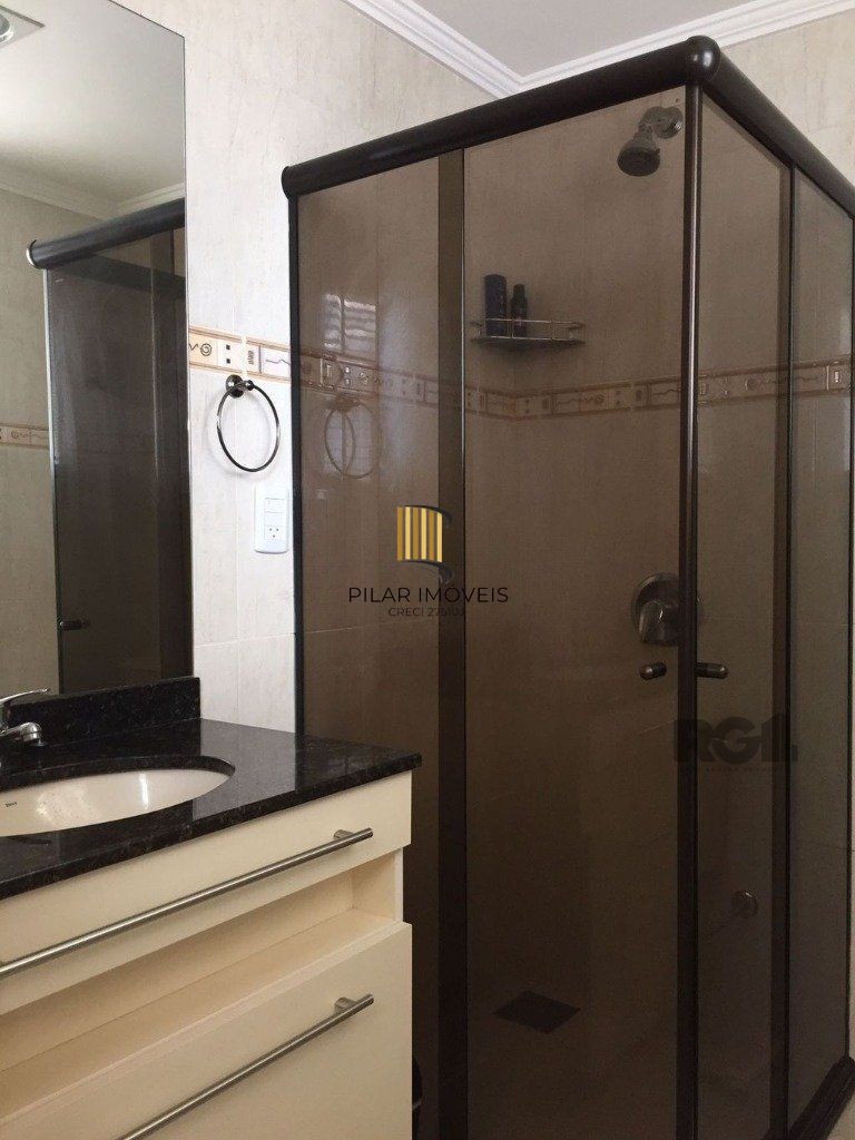 Amplo apartamento duplex com 2 dormitórios e 1 vaga de garagem.