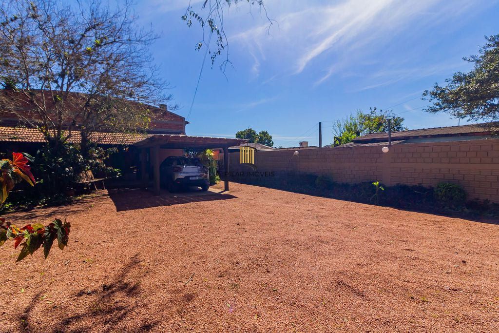 Casa de 3 dormitórios, no Bairro Ponta Grossa - Porto Alegre