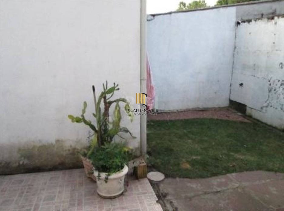 Casa para Venda - 80m², 3 dormitórios, sendo 1 suites, 2 vagas - Teresópolis