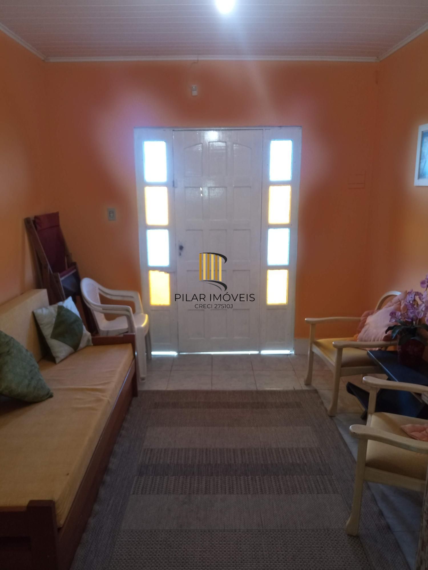 2 casas no pátio em Magistério