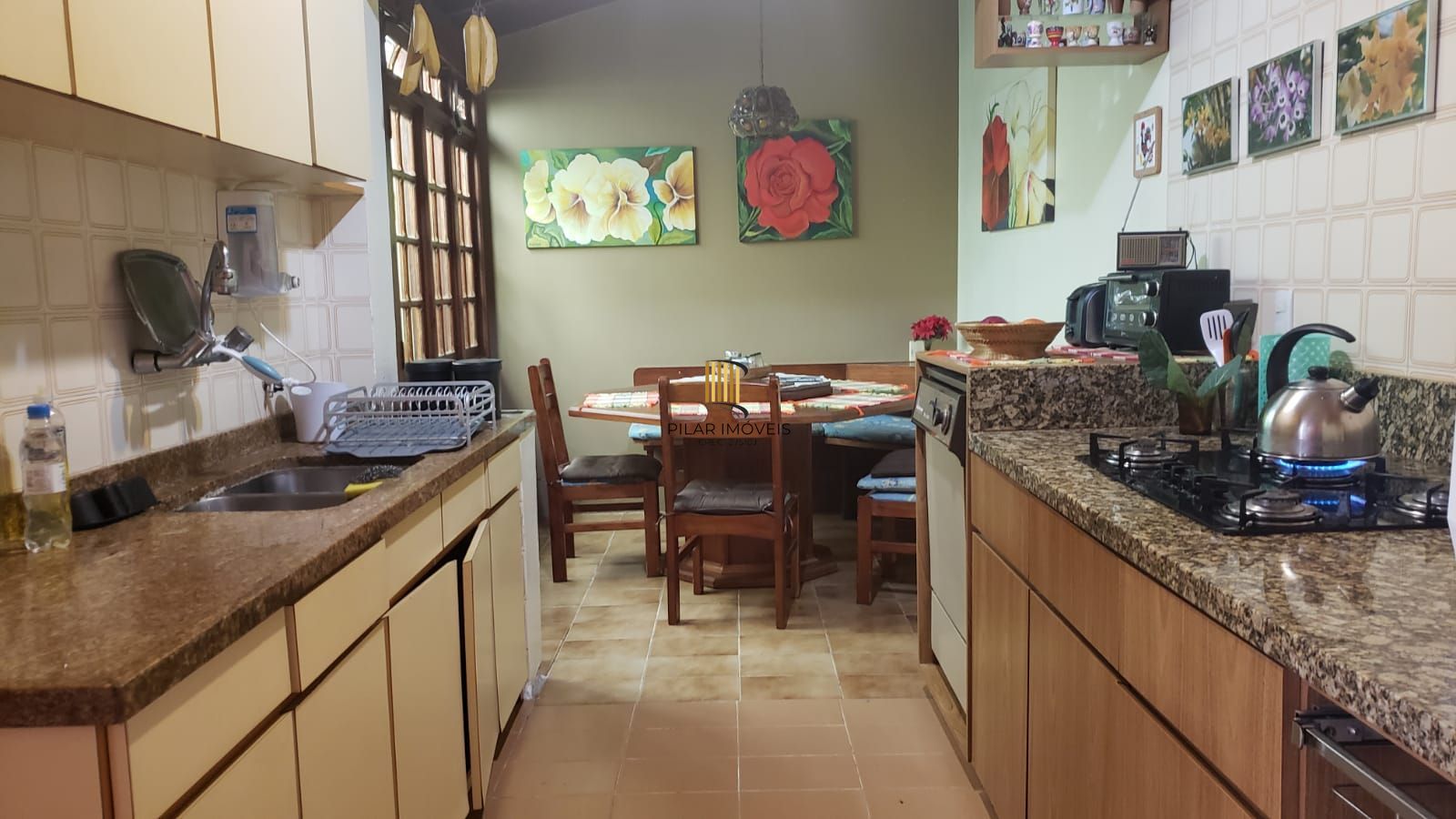 Casa 5 dormitórios no bairro Teresópolis