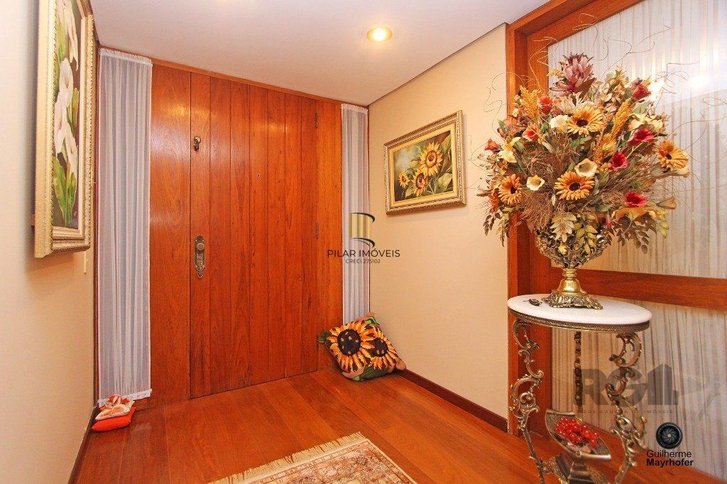 Excelente apartamento de 315m² com 3 dormitórios e 2 vagas.