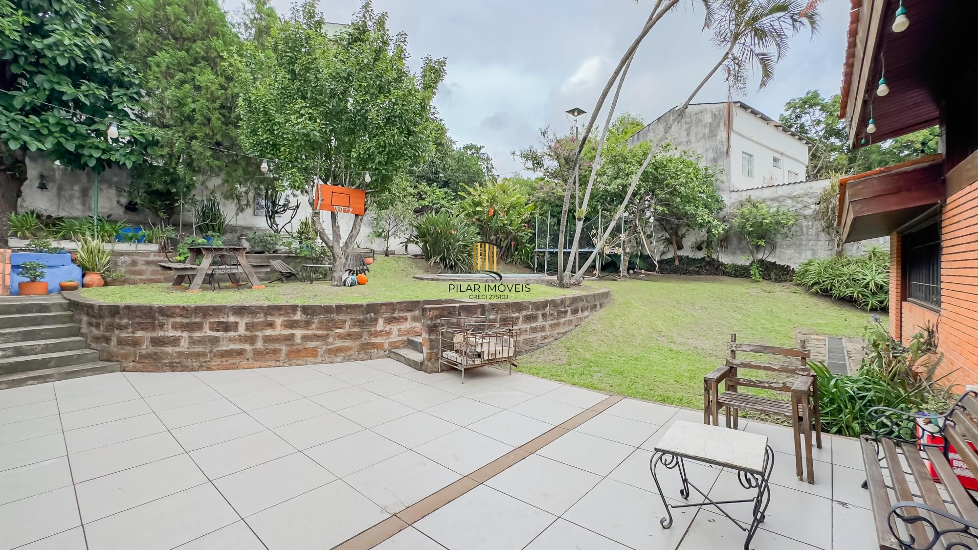 Casa com 3 quartos e 313m² à venda em Chácara das Pedras, Porto Alegre. Rua Joao Paetzel, Chácara Das Pedras, Porto Alegre